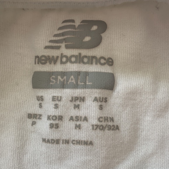 New Balance long sleeved t shirt - Picture 2 of 3